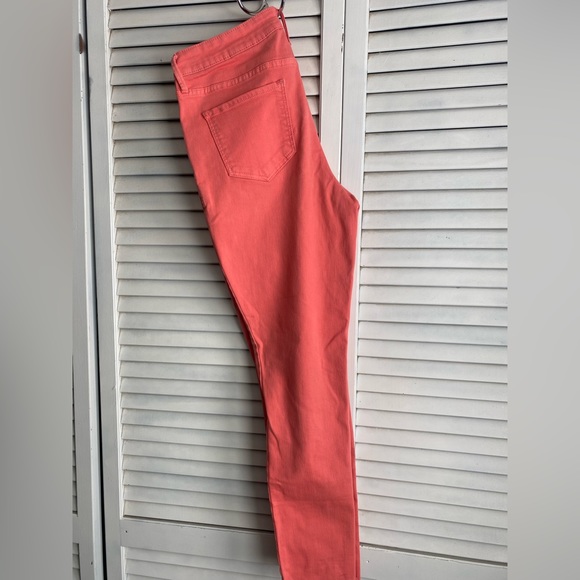 Old Navy skinny jeans - Picture 2 of 5